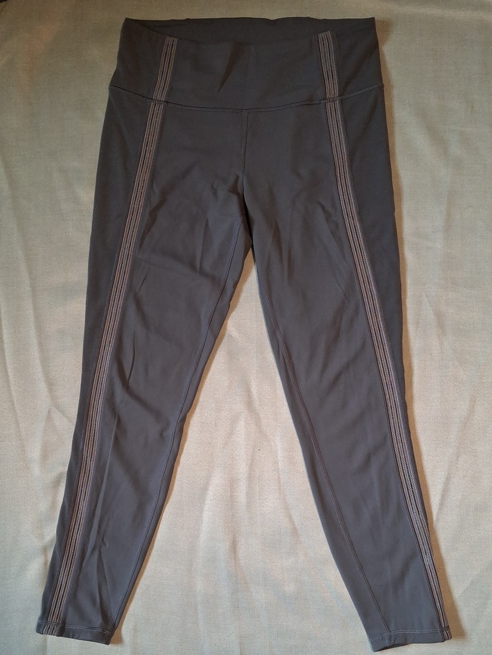 Lululemon Power Lines High-Rise Legging 28" – Size 12